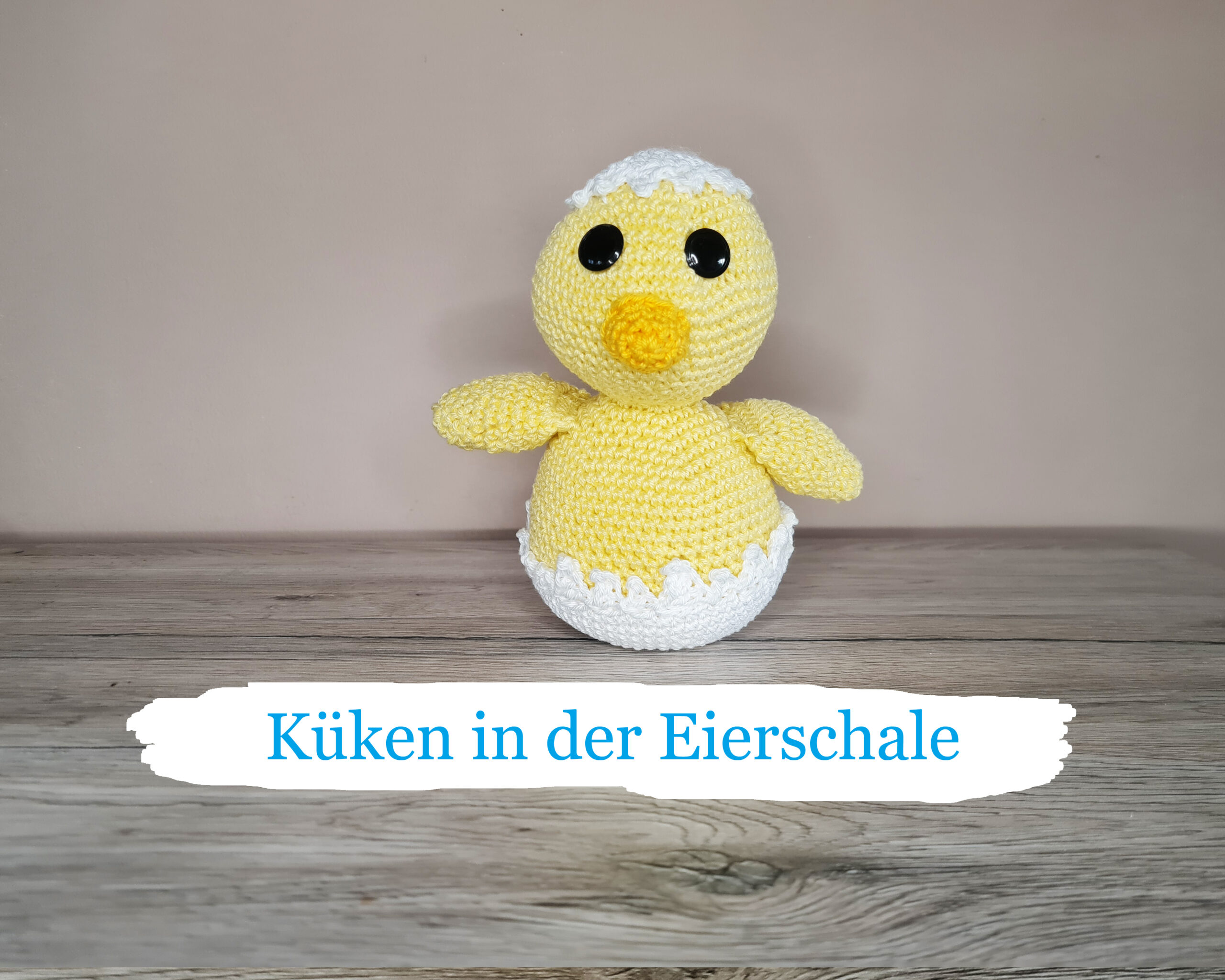 Küken in der Eierschale